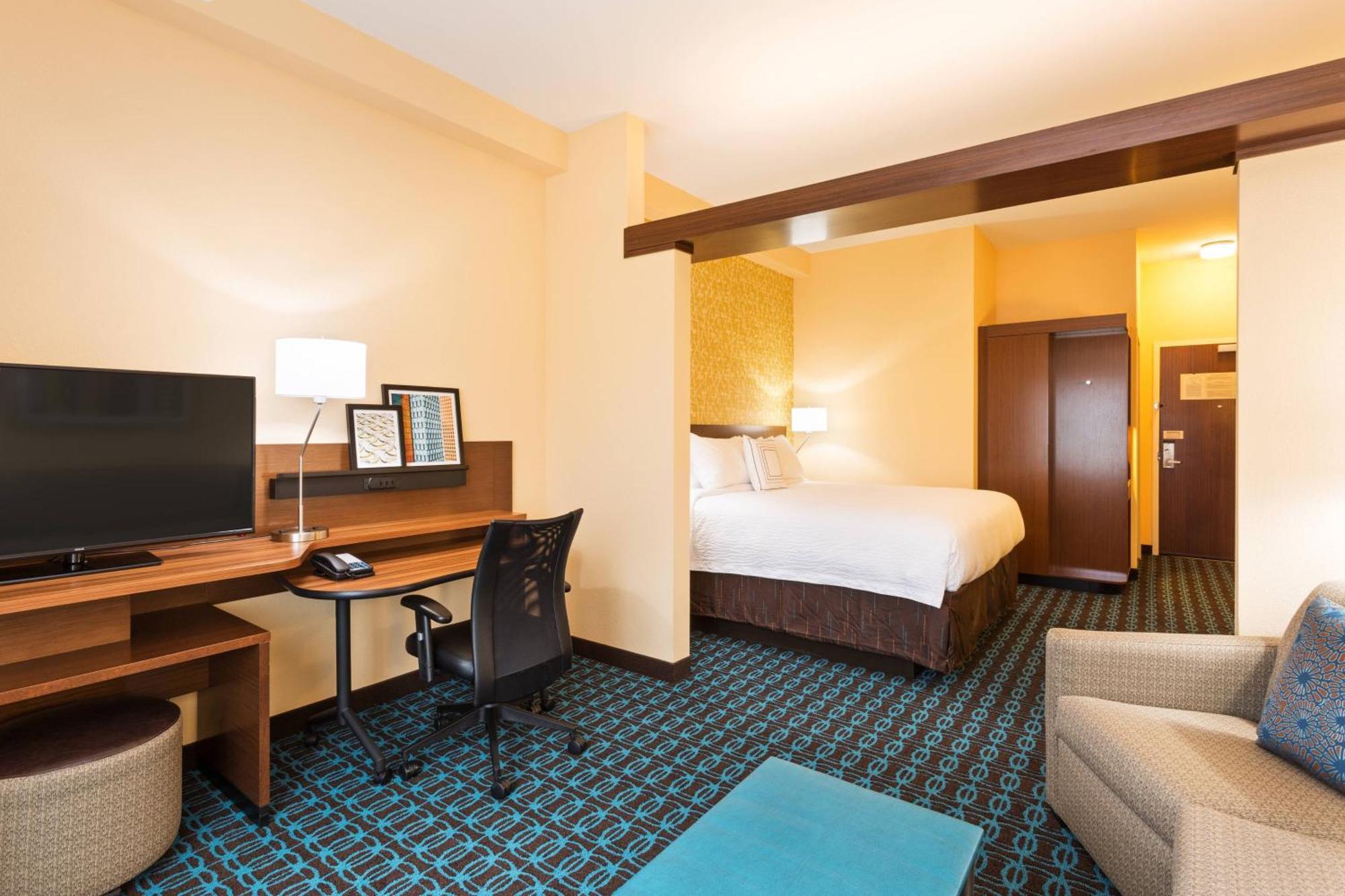Hotel Fairfield & By Marriott Johnson 3*