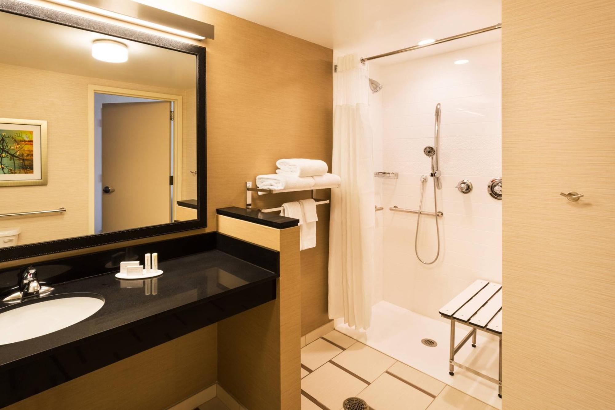Hotel Fairfield & By Marriott Johnson Johnson City
