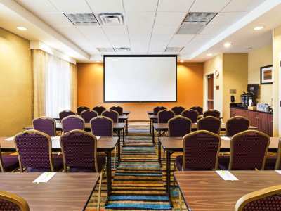Hotel Fairfield & By Marriott Johnson 3*