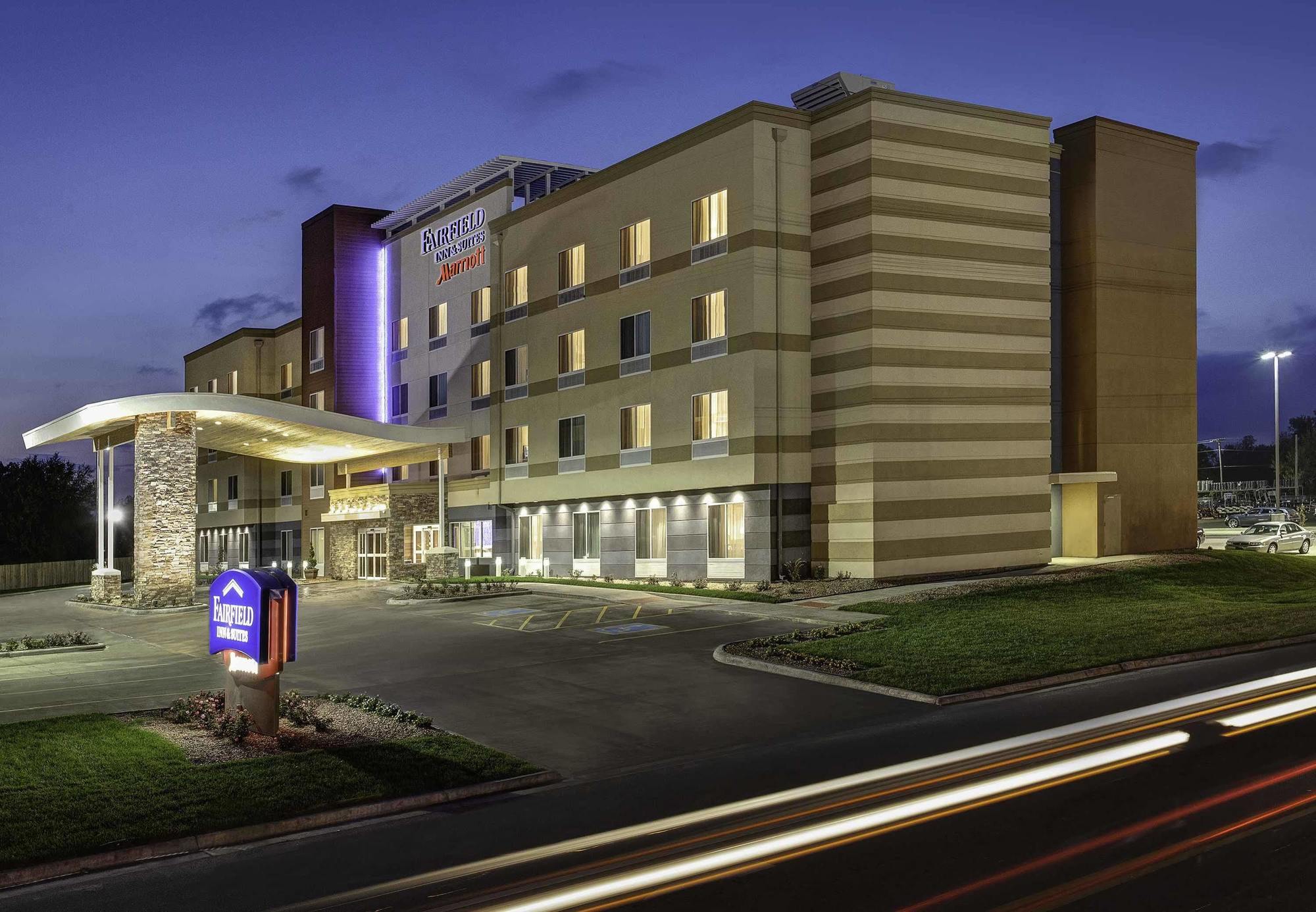 Fairfield & By Marriott Johnson Hotel