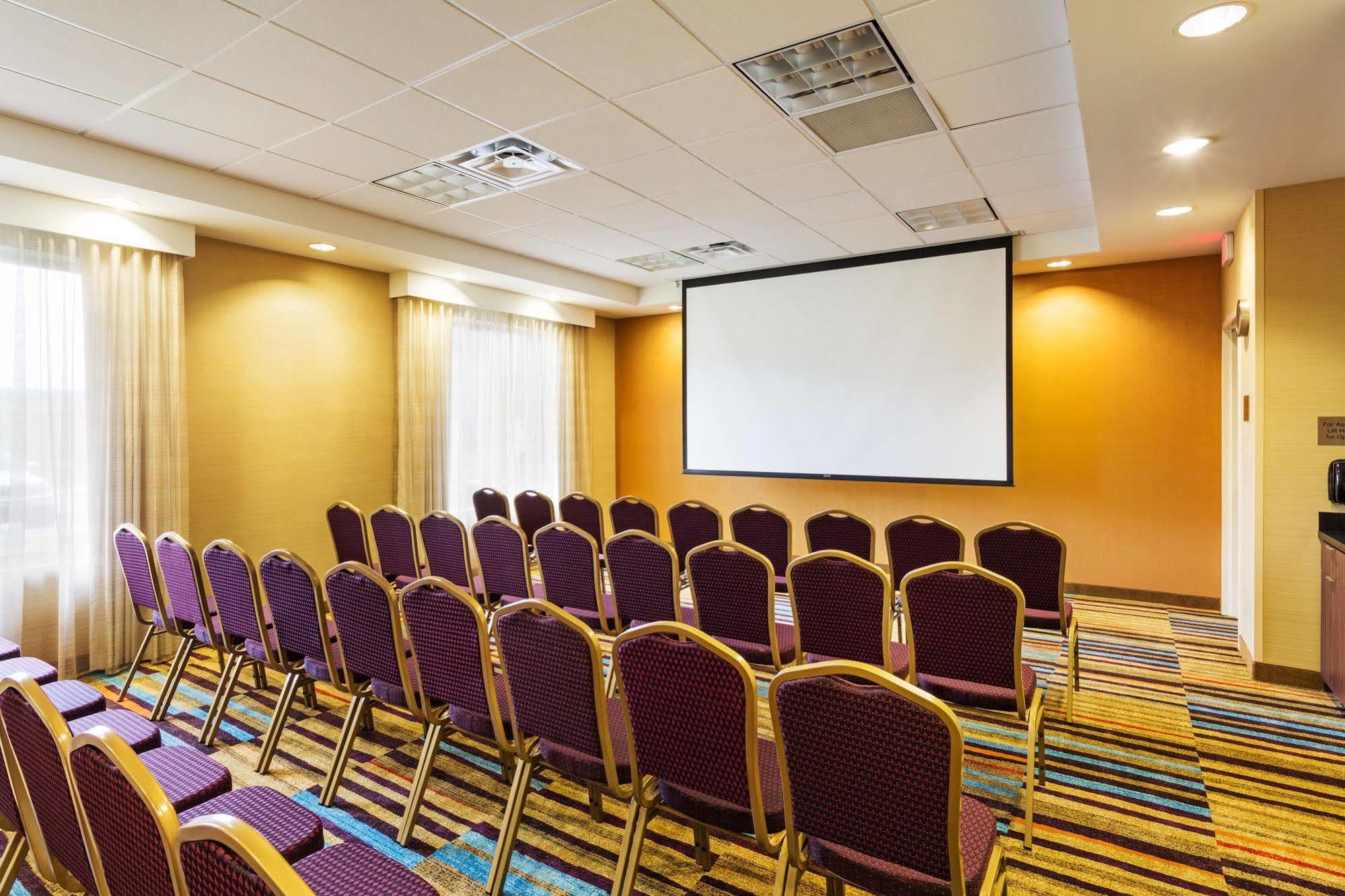 Fairfield & By Marriott Johnson Hotel 3*